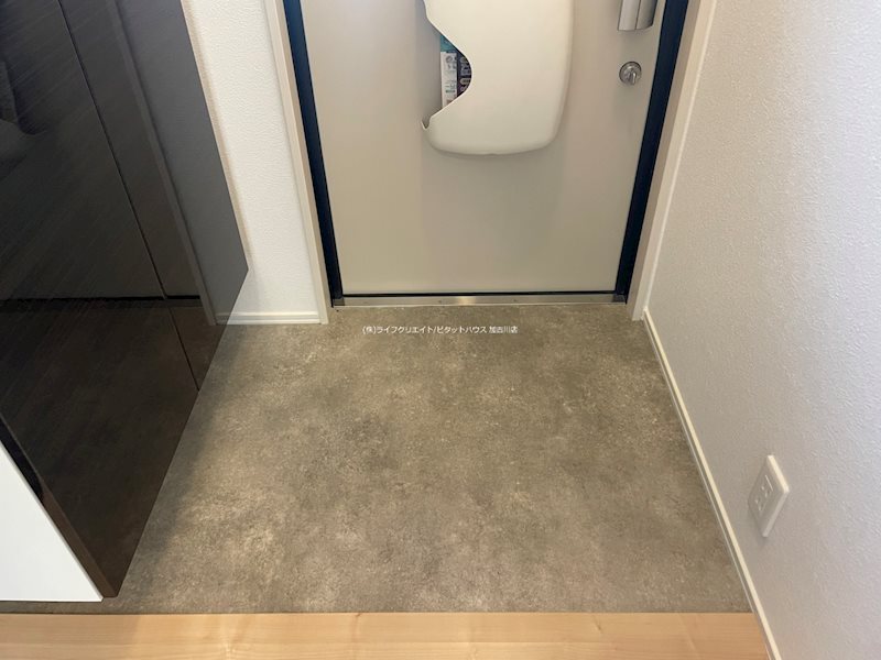 ロイヤルハイツ上本町の玄関写真