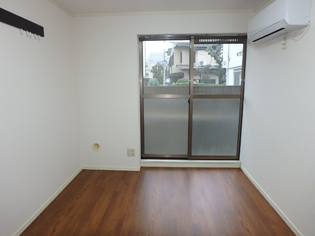 居室・リビング　広めの1DKの部屋です。