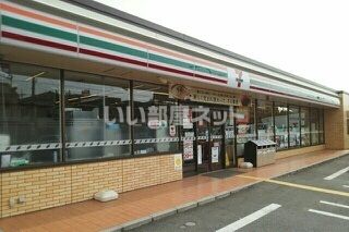 コンビニ　セブン-イレブン 草加瀬崎町店（コンビニ）まで669m