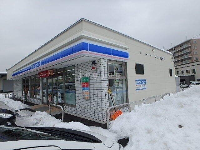 コンビニ　ローソン札幌発寒6条四丁目店（コンビニ）まで608m