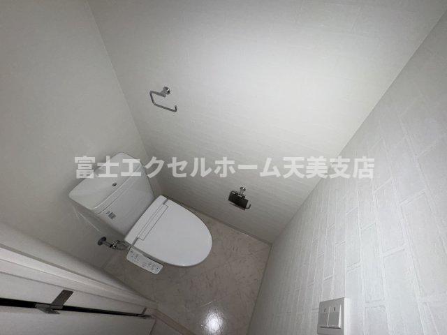 トイレ　温水洗浄暖房便座