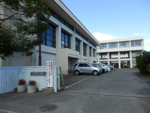 小学校　高島市立安曇小学校（小学校）まで600m
