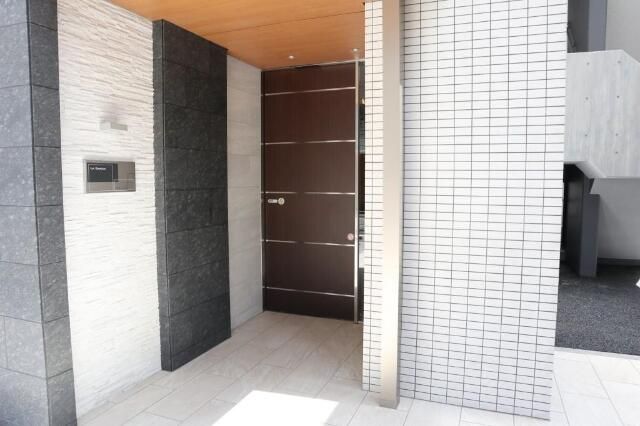 エントランス　建物の内部です
