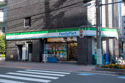 コンビニ　ファミリーマート台東三筋一丁目店（コンビニ）まで331m