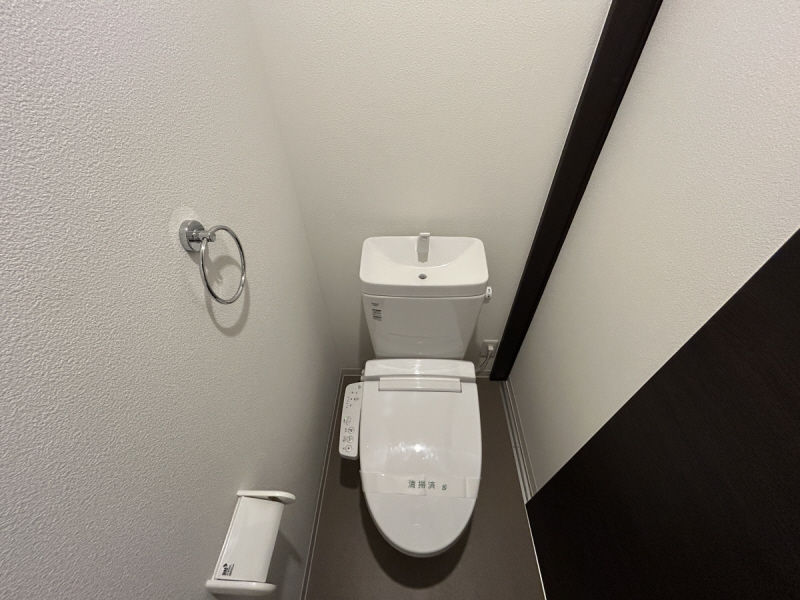 山陽電鉄本線 西新町駅 徒歩14分 3階建 築3年のトイレ写真