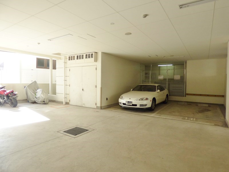 駐車場　当店は家主強制でない場合、消毒・抗菌代や安心サポート代など不