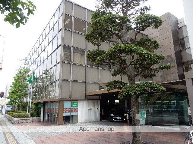 銀行　（株）トマト銀行／本店（銀行）まで450m
