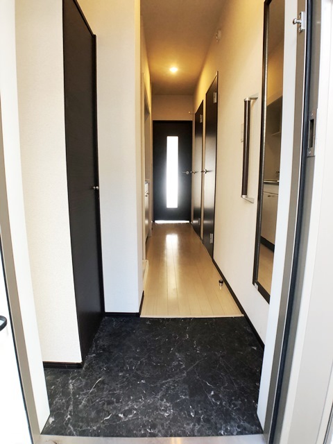 玄関　別部屋同仕様タイプ