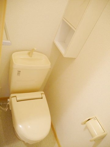 トイレ　清潔感のあるトイレです