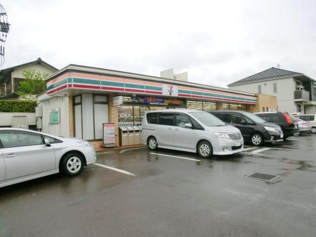 コンビニ　セブンイレブン（コンビニ）まで700m