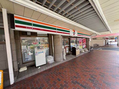 コンビニ　セブンイレブン 阪急春日野道駅前店（コンビニ）まで1198m