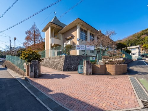 小学校　尾道市立三成小学校（小学校）まで1101m