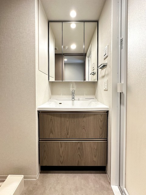 洗面設備　※写真は同タイプ住戸です。