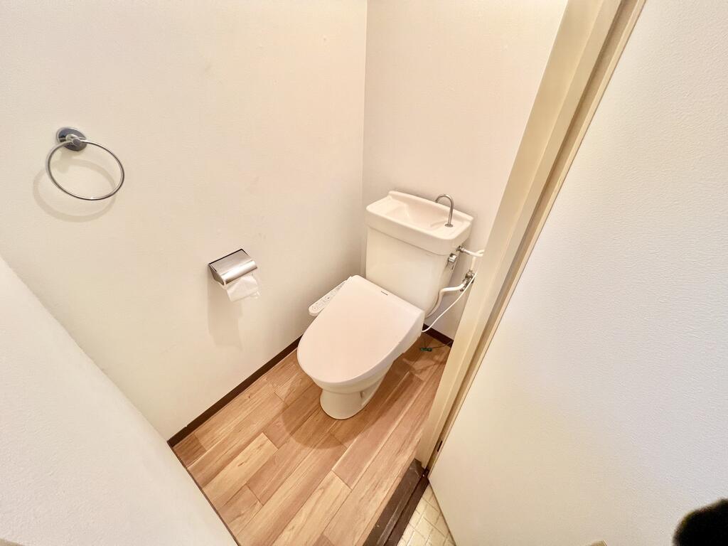 トイレ　※同物件別号室の写真