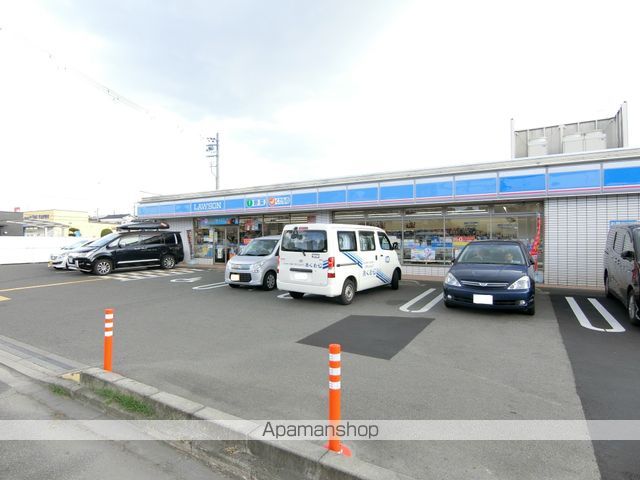 コンビニ　ローソン（コンビニ）まで709m