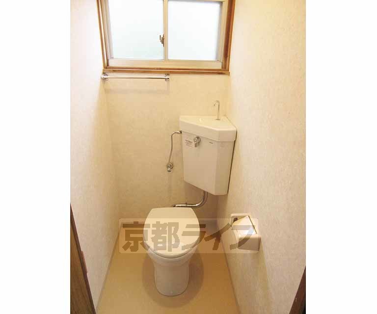 トイレ　とっても明るいトイレです
