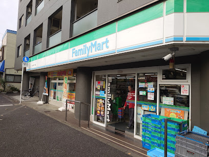 コンビニ　ファミリーマート 高井戸西一丁目店（コンビニ）まで300m