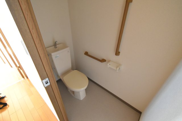 トイレ　※代表写真を掲載しております。