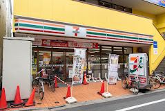 コンビニ　セブンイレブン 中野鷺ノ宮駅前店（コンビニ）まで374m