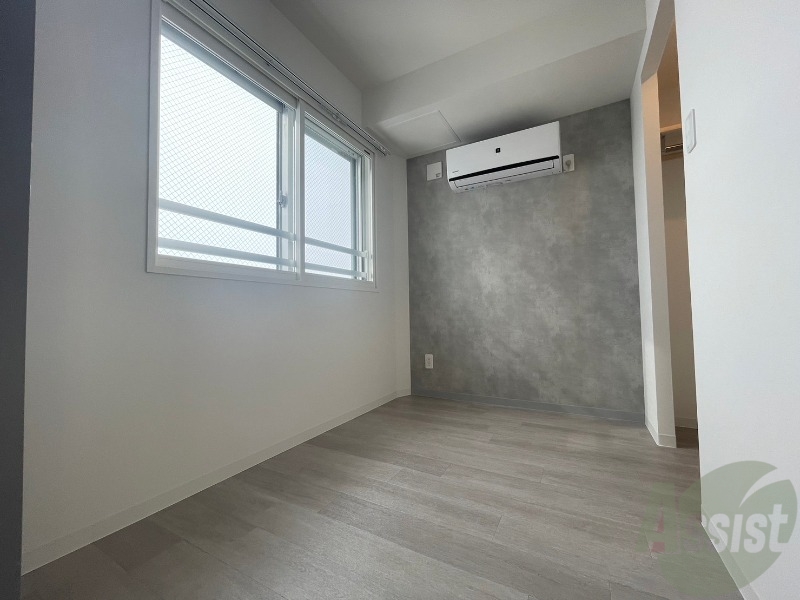 その他部屋・スペース　寝室はこちらです。光が差し込む、温かみのあるお部屋です。