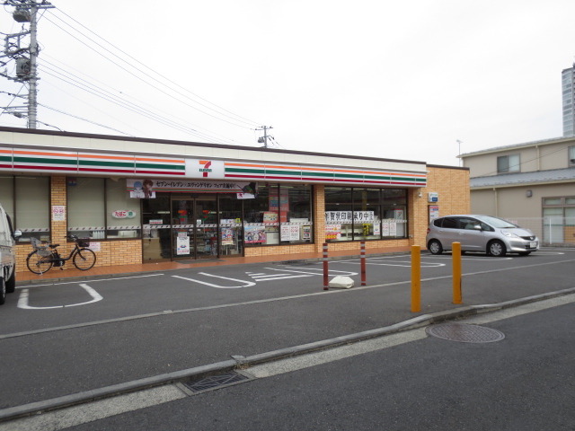 コンビニ　セブンイレブン（コンビニ）まで372m