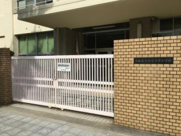 小学校　大阪市立塩草立葉小学校（小学校）まで852m