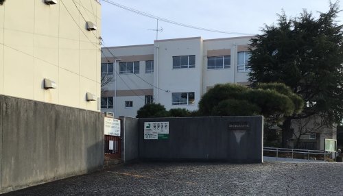 中学校　名古屋市立猪高中学校（中学校）まで711m