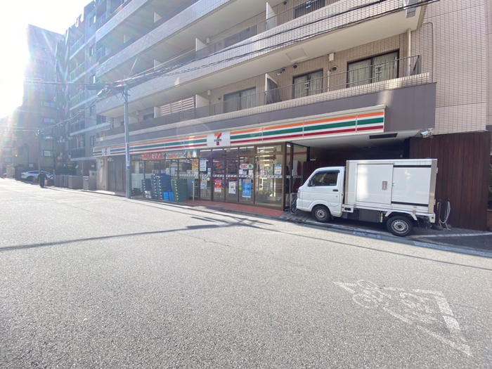 コンビニ　セブンイレブン 港区麻布十番3丁目店（コンビニ）まで160m