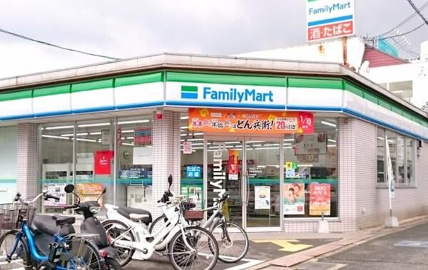 コンビニ　ファミリーマート大阪金剛駅前店（コンビニ）まで338m