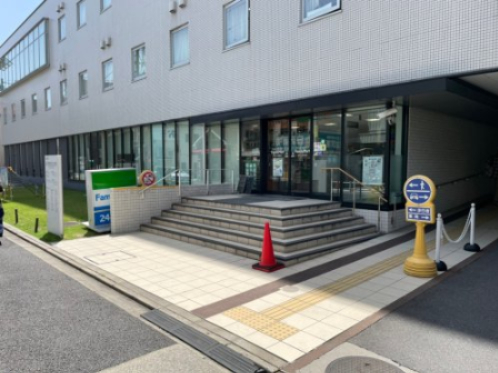 コンビニ　ファミリーマート ばんたね病院店（コンビニ）まで287m