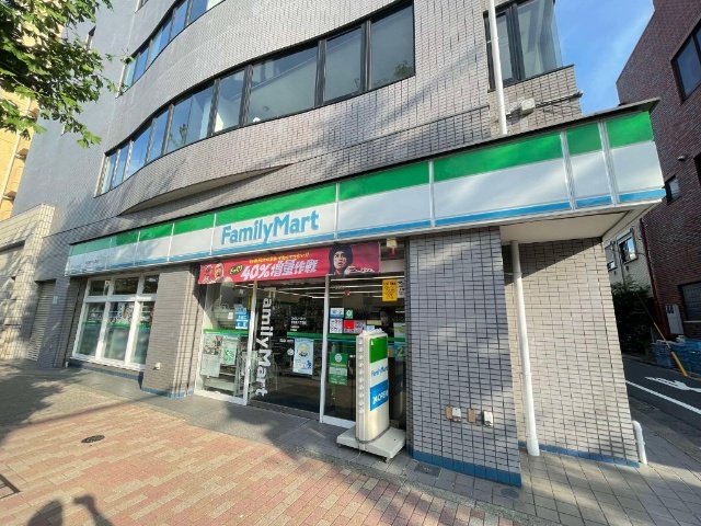 コンビニ　ファミリーマート下目黒六丁目店（コンビニ）まで407m