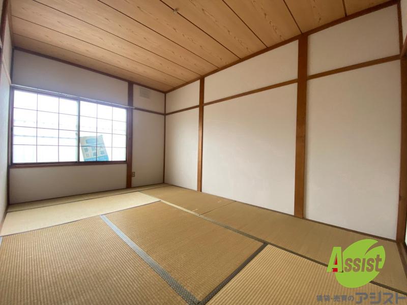 その他部屋・スペース　こちらの部屋は和室です、落ち着きますね！