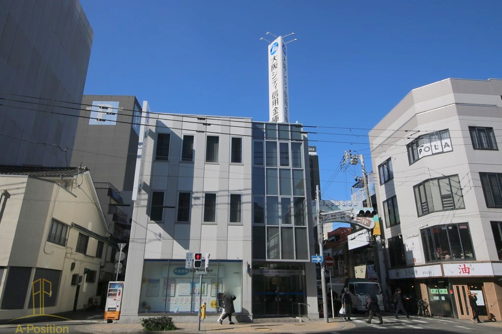 銀行　大阪シティ信用金庫日本橋支店（銀行）まで380m