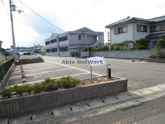 駐車場　駐車場