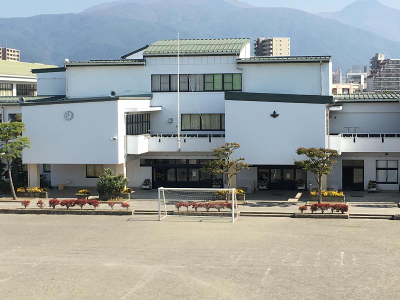 小学校　松本市立田川小学校（小学校）まで555m