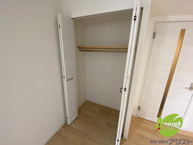 収納　寝室の収納です。部屋がすっきり片付きます。