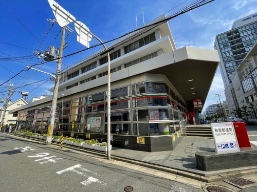 郵便局　布施郵便局（郵便局）まで877m