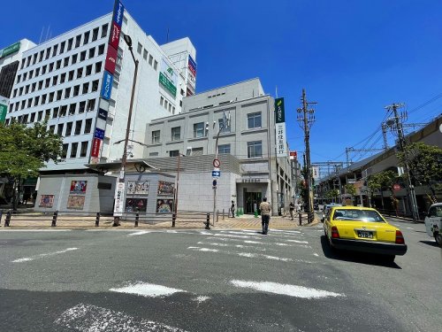 銀行　三井住友銀行東大阪支店（銀行）まで637m
