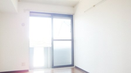 居室・リビング　６帖洋室です