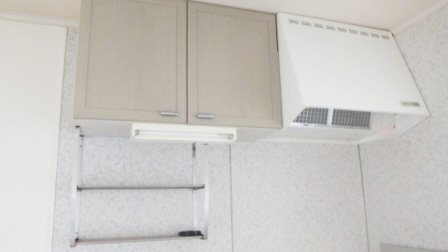 その他設備　キッチン上部に収納有ります