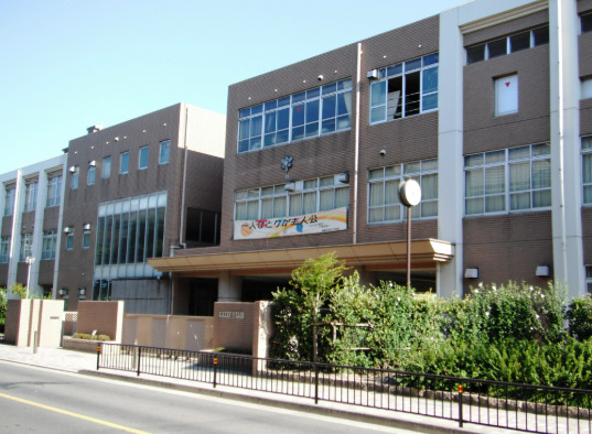 中学校　京都市立藤森中学校（中学校）まで299m
