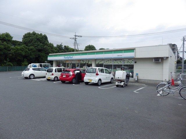コンビニ　ファミリーマート川越南大塚店（コンビニ）まで771m