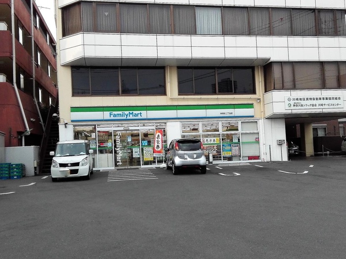コンビニ　ファミリーマート神明町二丁目店（コンビニ）まで224m