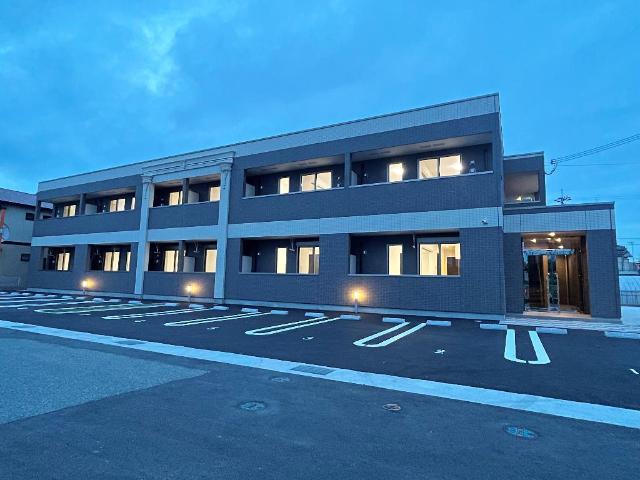 建物外観　外観写真（夜）