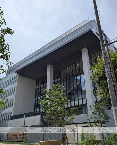 小学校　お茶の水小学校（小学校）まで582m