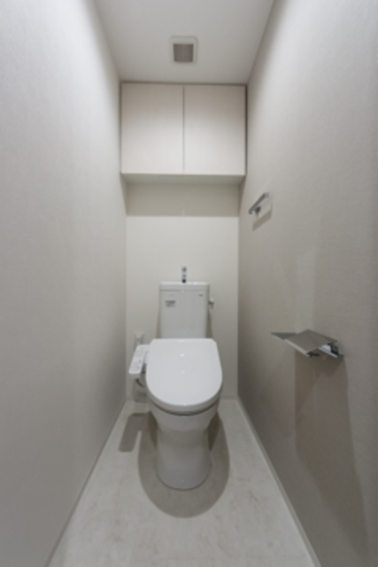トイレ　※写真は同タイプ住戸です。