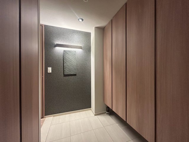 ブランズタワー大阪本町の玄関写真