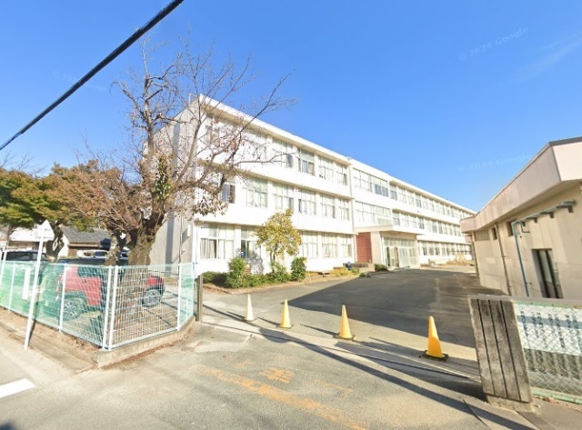 小学校　浜松市立曳馬小学校（小学校）まで740m