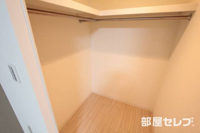 収納　嬉しいウォークインクローゼット