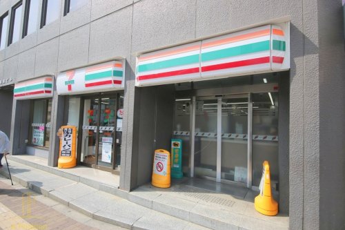 コンビニ　セブンイレブン 地下鉄都島駅前店（コンビニ）まで111m